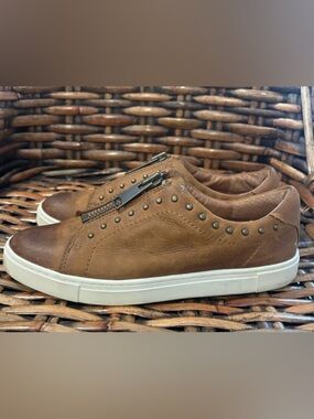 FRYE AND CO. Brown Leather Women's Sneakers in size 7.5